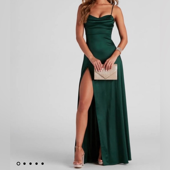 Green Evening Grown - Great for holiday formals, weddings! - Picture 1 of 5